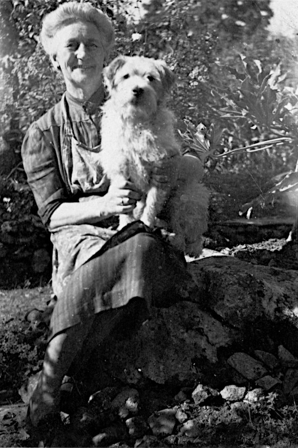 Johanna in later years with Tippo